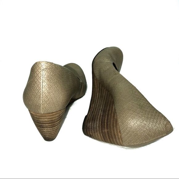 Bcbgeneration Tallie Taupe Snakeskin Wedge Shoes - Picture 4 of 8